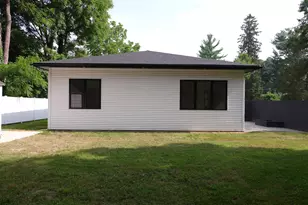 1810 Leonard St NW, Grand Rapids, MI 49534 - Photo 31