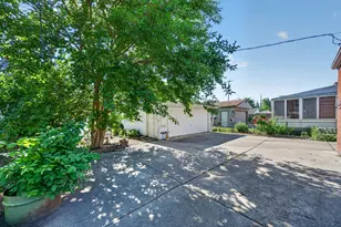 21500 Redmond Ave, Eastpointe, MI 48021 - Photo 37