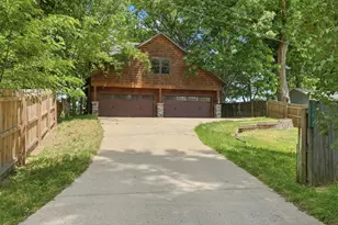 17812 Arnwine Dr, Vandalia, MI 49095 - Photo 3