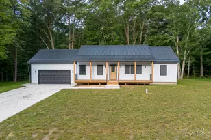 5527 E Samantha Ln, Twin Lake, MI 49457 - Photo 1