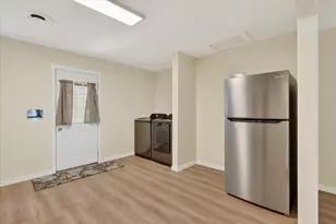 749 Denway Dr, Kalamazoo, MI 49008 - Photo 13