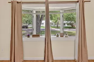 749 Denway Dr, Kalamazoo, MI 49008 - Photo 5