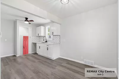 18985 Woodland Street, Harper Woods, MI 48225 - Photo 13