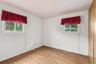 241 Ardmoor Dr, Battle Creek, MI 49037 - Photo 7
