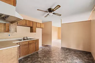 241 Ardmoor Dr, Battle Creek, MI 49037 - Photo 5