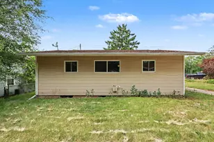 241 Ardmoor Dr, Battle Creek, MI 49037 - Photo 15