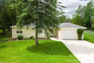 7170 Spring St, Alanson, MI 49706 - Photo 3