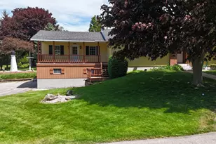 597 Birch St, Manistee, MI 49660 - Photo 7