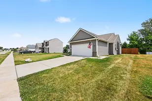 831 Sarah Ln, Milan, MI 48160 - Photo 3