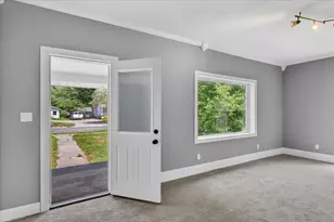 736 W Green St, Hastings, MI 49058 - Photo 5