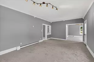 736 W Green St, Hastings, MI 49058 - Photo 9