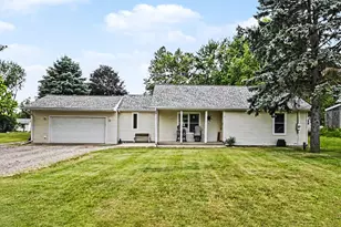 11332 Crestview Dr E, Cement City, MI 49233 - Photo 29