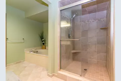 37648 N Laurel Park Drive #63, Livonia, MI 48152 - Photo 23