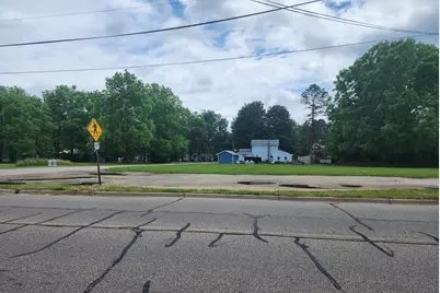 320 E Vine Street, Vicksburg, MI 49097 - Photo 3