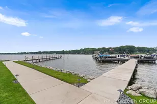 694 Bayshore Dr, Holland, MI 49424 - Photo 11