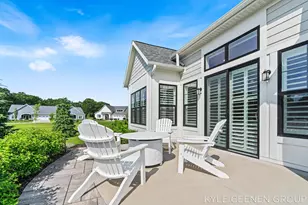 694 Bayshore Dr, Holland, MI 49424 - Photo 9