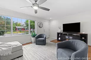 512 Orchard Ave, Grand Haven, MI 49417 - Photo 9