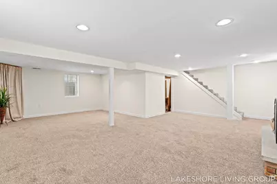 512 Orchard Avenue, Grand Haven, MI 49417 - Photo 25