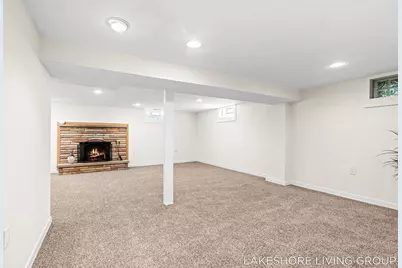 512 Orchard Avenue, Grand Haven, MI 49417 - Photo 27