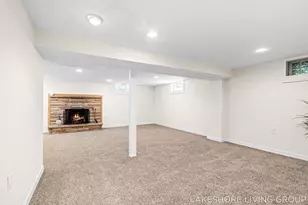 512 Orchard Ave, Grand Haven, MI 49417 - Photo 27