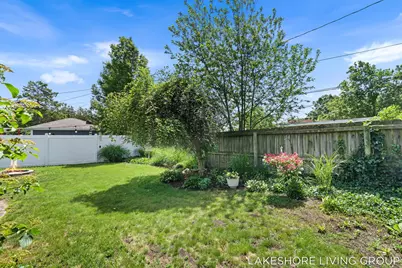 512 Orchard Avenue, Grand Haven, MI 49417 - Photo 37