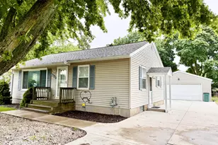 2038 Columbus Ave, Muskegon, MI 49441 - Photo 1
