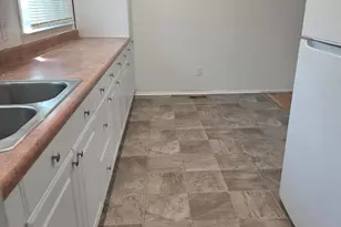 1060 Commonwealth Ave, Ypsilanti, MI 48198 - Photo 3