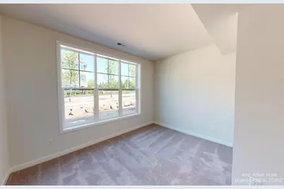 2704 S Spurway Drive, Ann Arbor, MI 48105 - Photo 23
