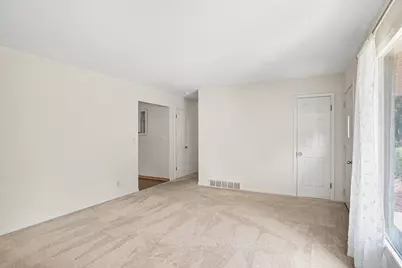 9941 Courtland Drive NE, Rockford, MI 49341 - Photo 5