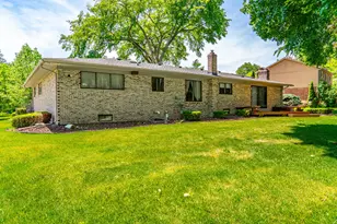 5097 Collington Dr, Troy, MI 48098 - Photo 11