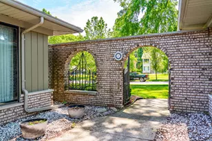 5097 Collington Dr, Troy, MI 48098 - Photo 9