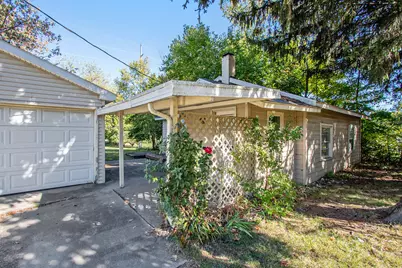 1005 E Front Street, Buchanan, MI 49107 - Photo 9