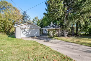 1005 E Front St, Buchanan, MI 49107 - Photo 1