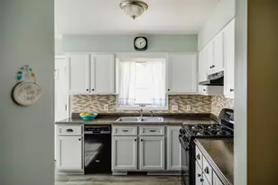 1012 Calvary Ave NW, Grand Rapids, MI 49504 - Photo 13