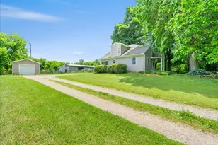 975 Elliott Rd, Fowlerville, MI 48836 - Photo 3