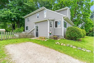 975 Elliott Road, Fowlerville, MI 48836 - Photo 5