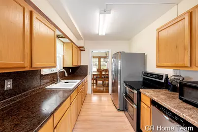 3991 Costa Avenue NE, Grand Rapids, MI 49525 - Photo 11