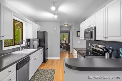4568 Brookmeadow Court SE, Grand Rapids, MI 49512 - Photo 11