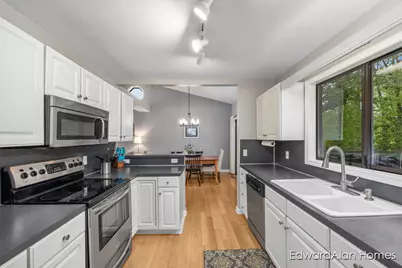 4568 Brookmeadow Court SE, Grand Rapids, MI 49512 - Photo 9