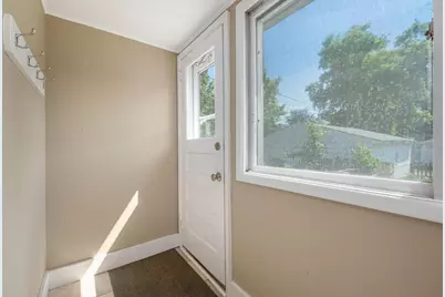 1012 Powers Avenue NW, Grand Rapids, MI 49504 - Photo 17