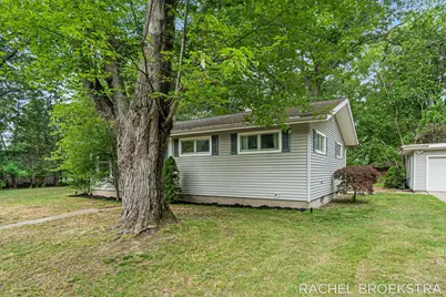 15703 Vineyard Drive, Spring Lake, MI 49456 - Photo 3