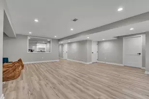 8377 Lindsey Ln, Canton, MI 48187 - Photo 61