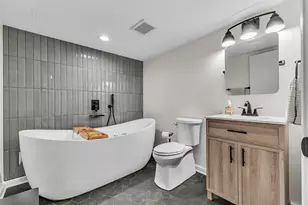 8377 Lindsey Ln, Canton, MI 48187 - Photo 67