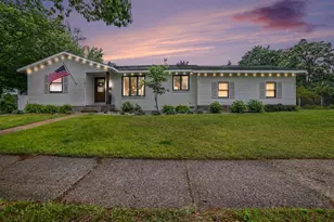 1202 Woodlawn Ave, Grand Haven, MI 49417 - Photo 1
