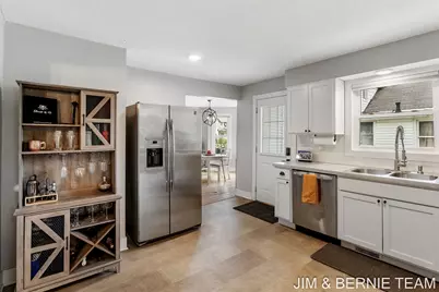124 E 17th Street, Holland, MI 49423 - Photo 13