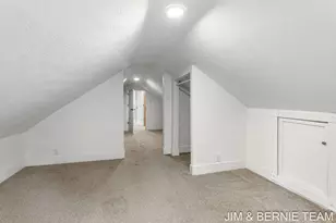 124 E 17th St, Holland, MI 49423 - Photo 29