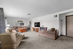 5651 W Chicago Rd, Jonesville, MI 49250 - Photo 17