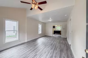 205 Pokagon St, Dowagiac, MI 49047 - Photo 5