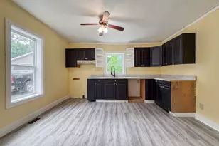 205 Pokagon St, Dowagiac, MI 49047 - Photo 3