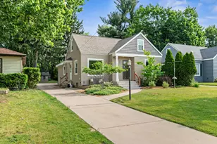 2053 7th St NW, Grand Rapids, MI 49504 - Photo 3